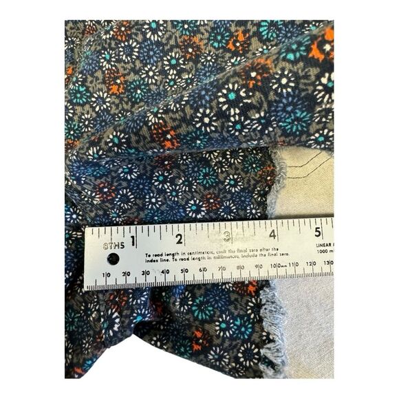 Levi's Gray Floral Daisy Denim  Preppy Boho Shorts Size 12 - Picture 8 of 10